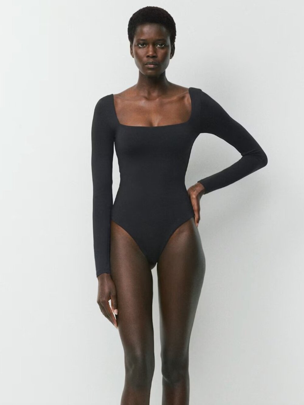 Aritzia Babaton Original Contour Headway Squareneck Bodysuit in Black Medium